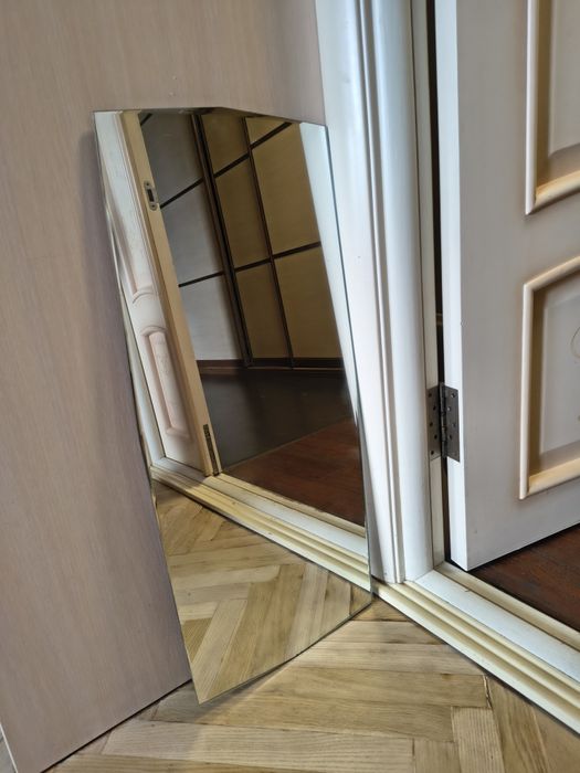 Дзеркало  - самовивіз.