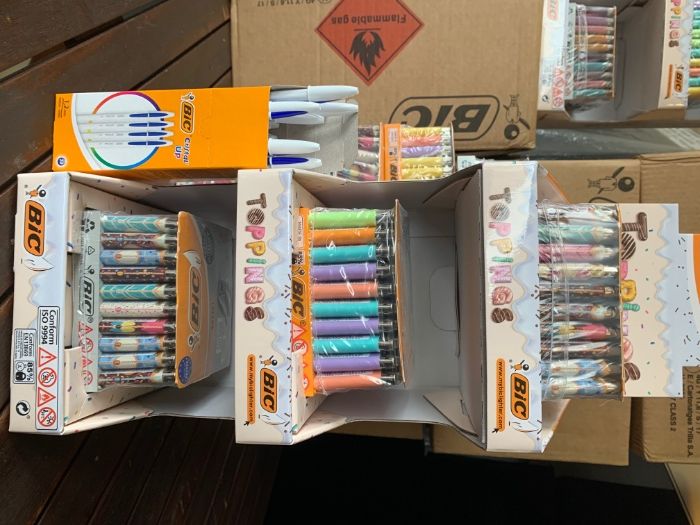 Isqueiros BIC pequenos