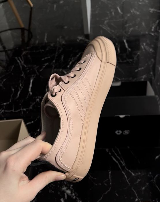 Жіночі кеди Diesel