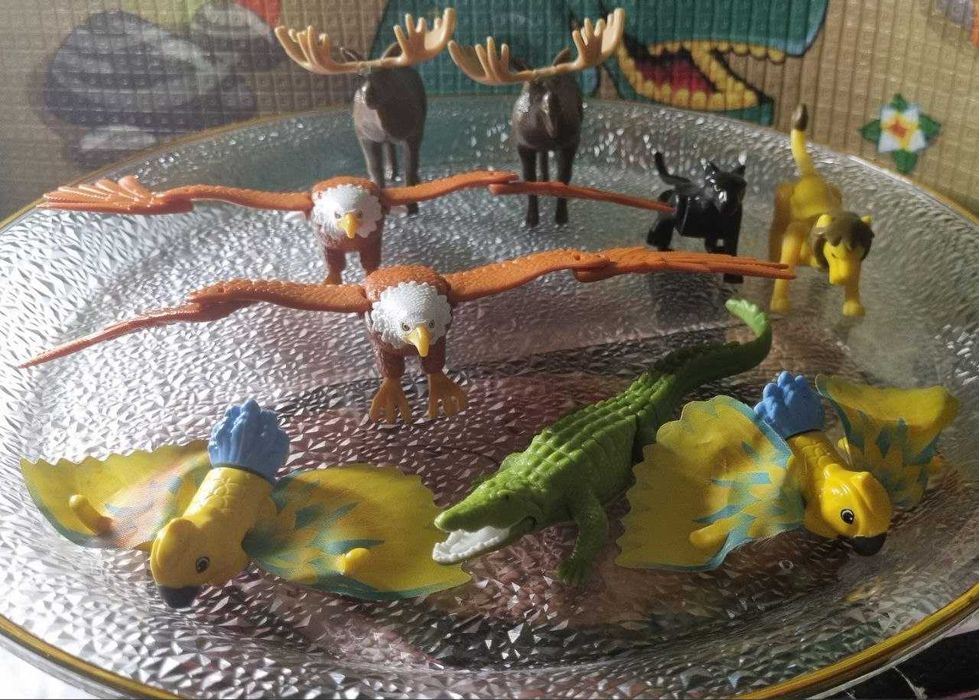 Продам іграшки Kinder, колекційні фігурки