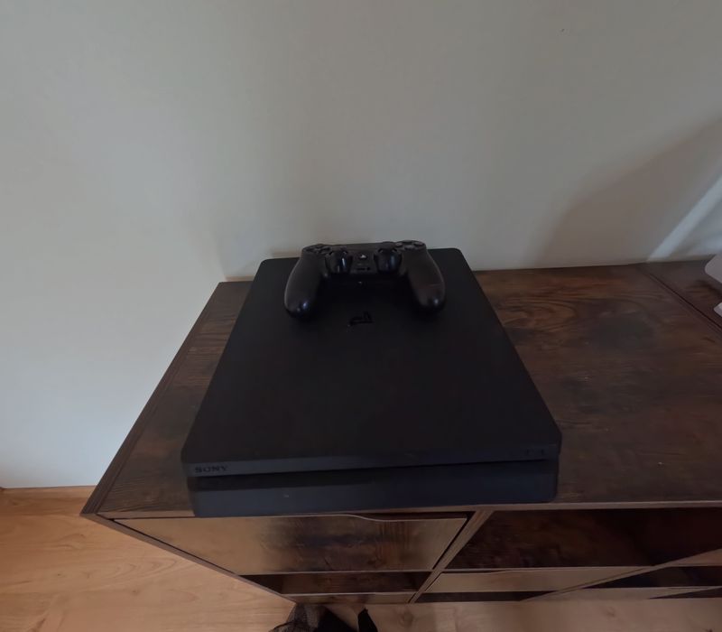 PlayStation 4 e comando