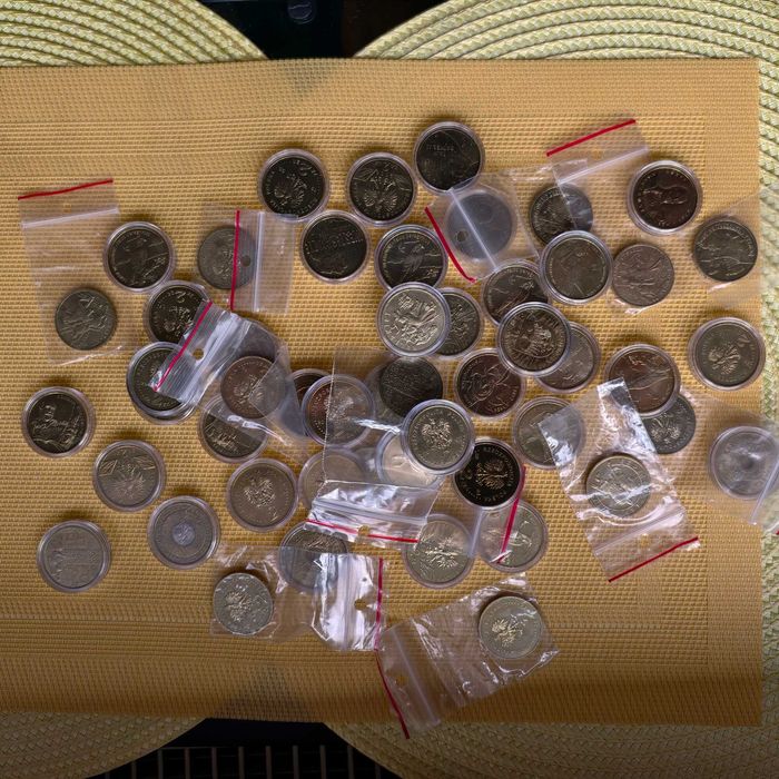 Mix - zestaw monet okolicznościowych - 2 złote - 52 sztuki.