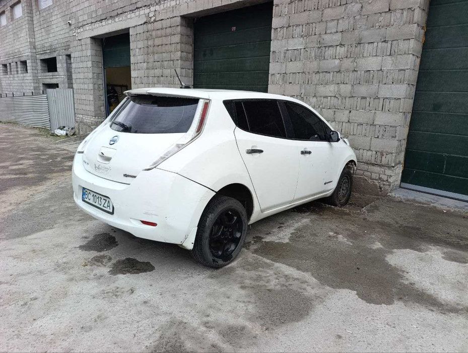 Nissan leaf  2014