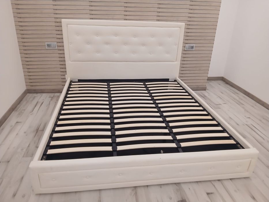 Cama de casal nova