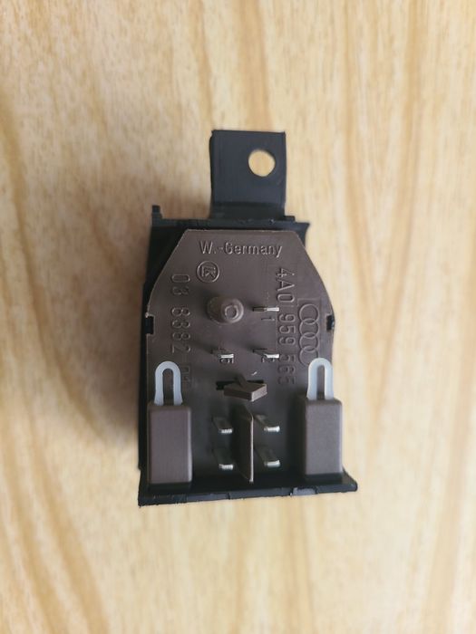 Регулятор наружних дзеркал ауді а6 с4.