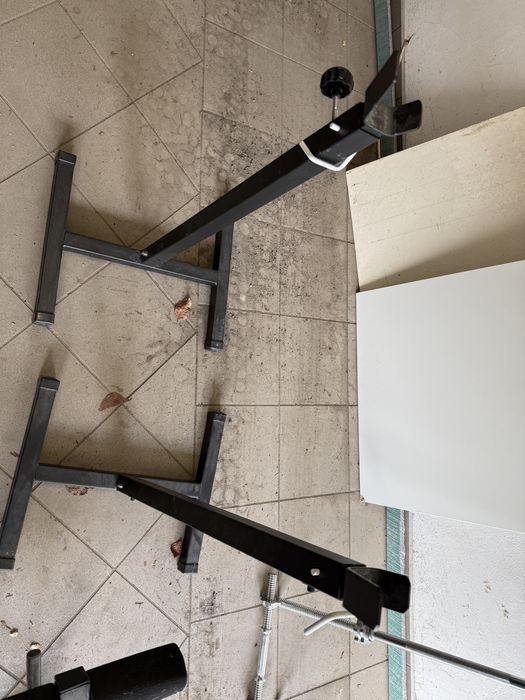 Zestaw do ćwiczeń ławeczka, 2 sztangi, gryf mały i obciążniki.