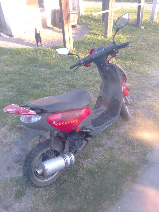 Продам скутер вайпер 6000гр.