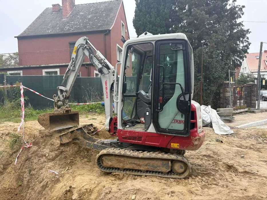 Wynajem mini koparki 2 tony takeuchi 320
