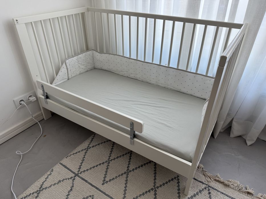 Vendo berço + colchão + barra de segurança e texteis