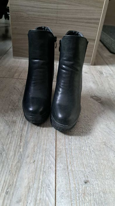 kozaki damskie na koturnie