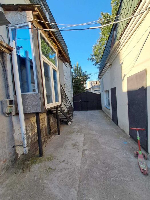 Терміновий продаж! Продам дуплекс 125,1 м2 з гаражем в центрі міста.