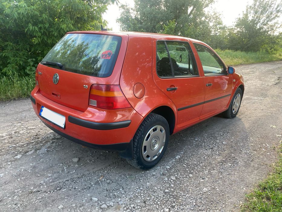 Volkswagen Golf 4 1.6 автомат