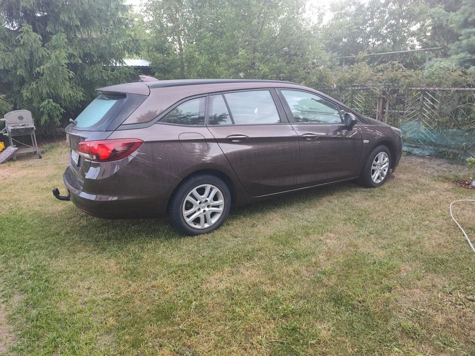 Opel Astra Mam do sprzedania Opelka w bardzo dobrym stanie z 2017r
