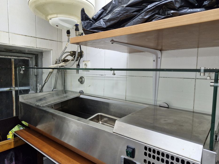 Vitrine refrigerada/saladete