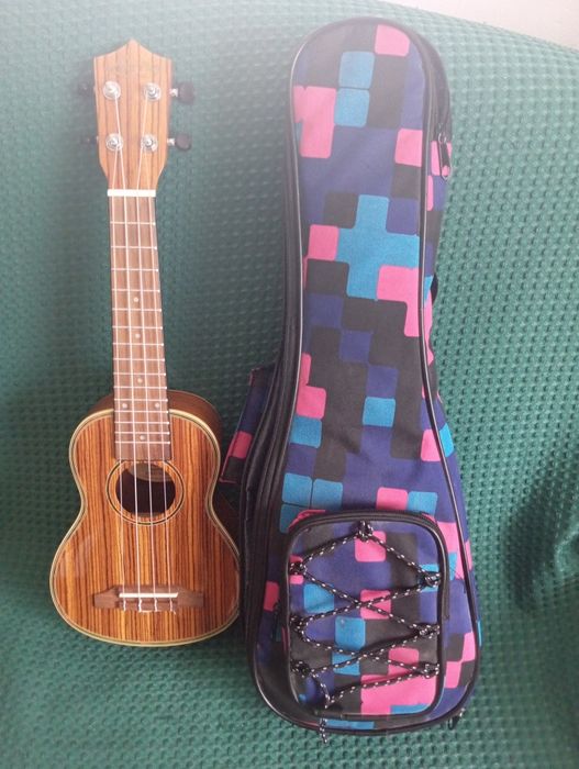 Ukulele sopranowe z pokrowcem