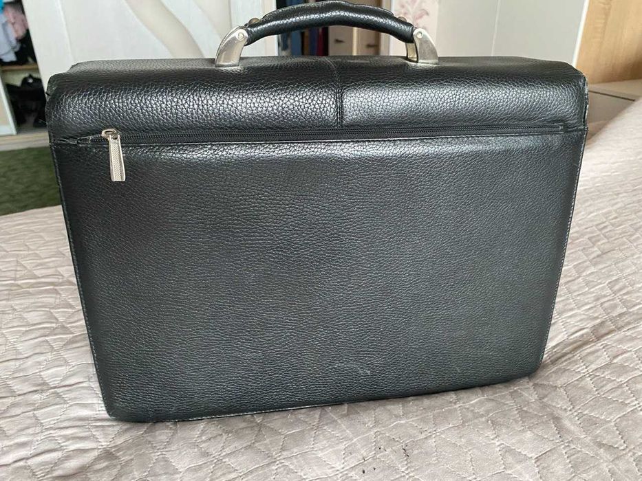 кожаний діловий портфель