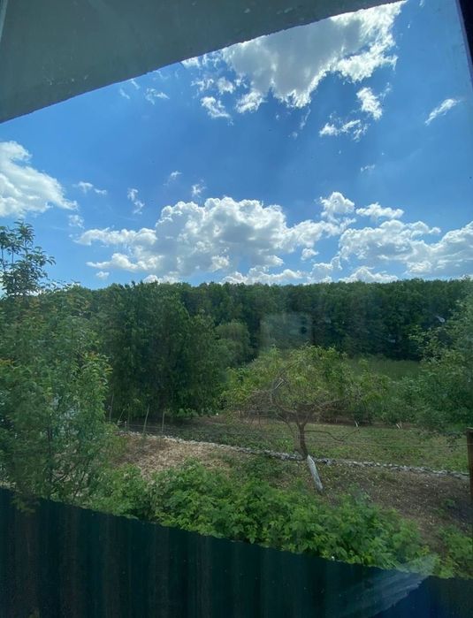 Гарний будинок в мальовничому селі