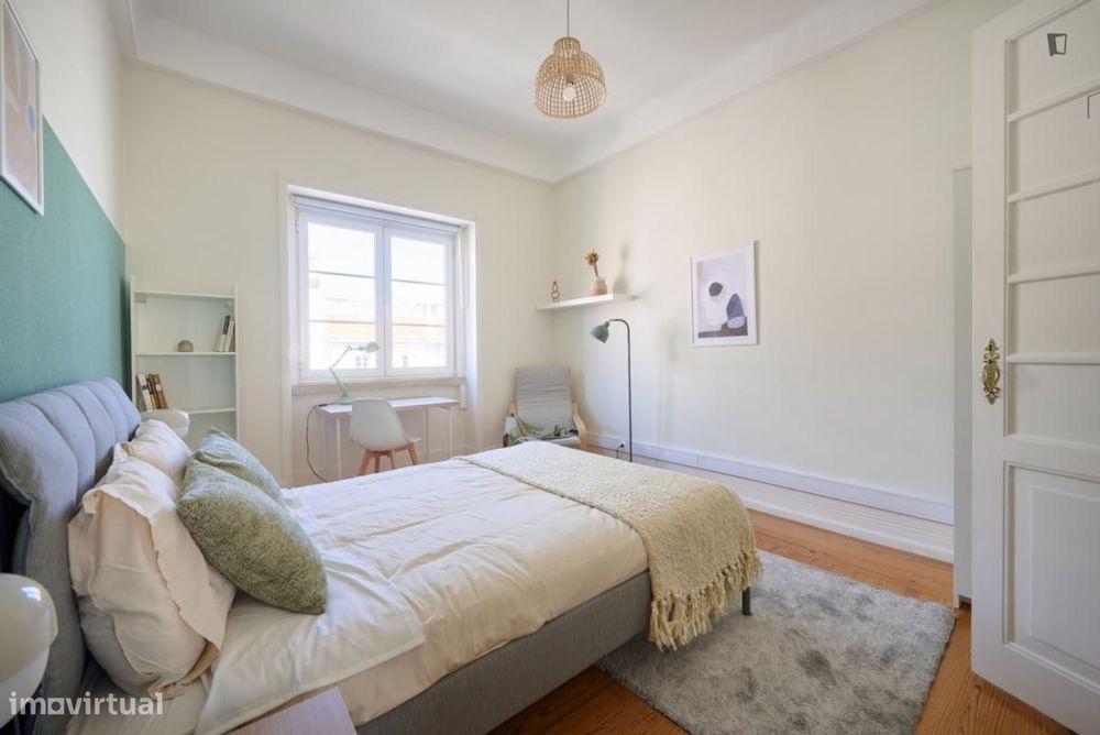 Quarto - localizado em Marquês de Pombal Lisbon