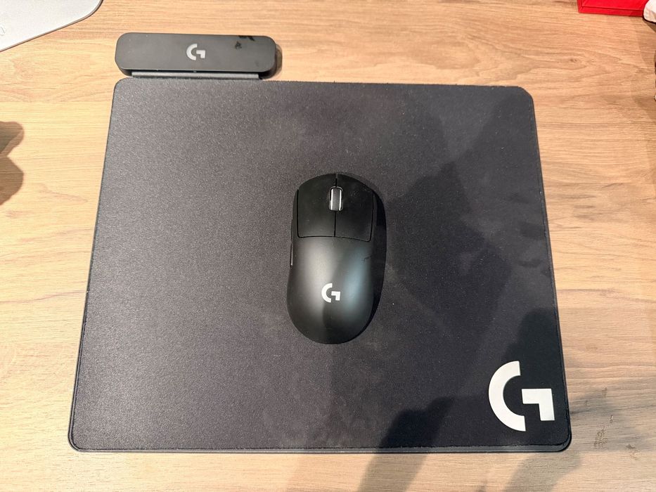 Logitech superlight myszka + powerplay indukcja