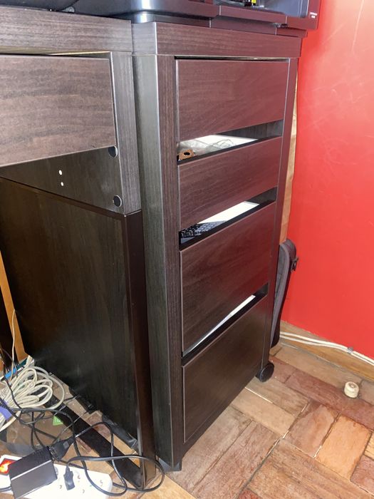 Secretaria de escritorio com modulo de gavetas