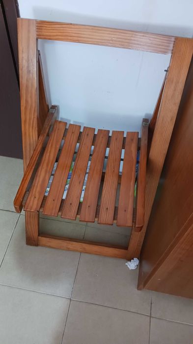Folding wooden chair