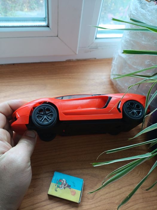 віддам іграшку машину