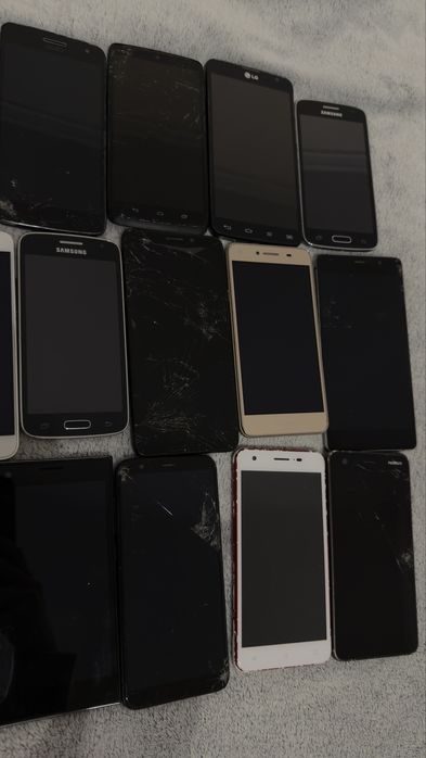 Лот телефонів Huawei, S-Tell, Moto, Archos, Samsung та інші