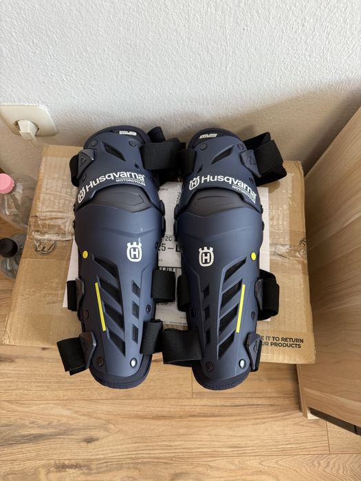 Мотонаколінники Leatt Dual Axis Husqvarna S/M