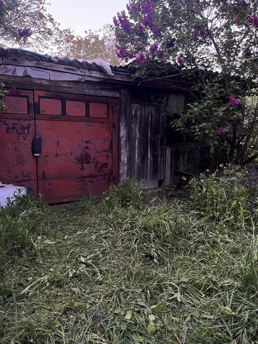 Продам ділянку з будинком Жит.обл.