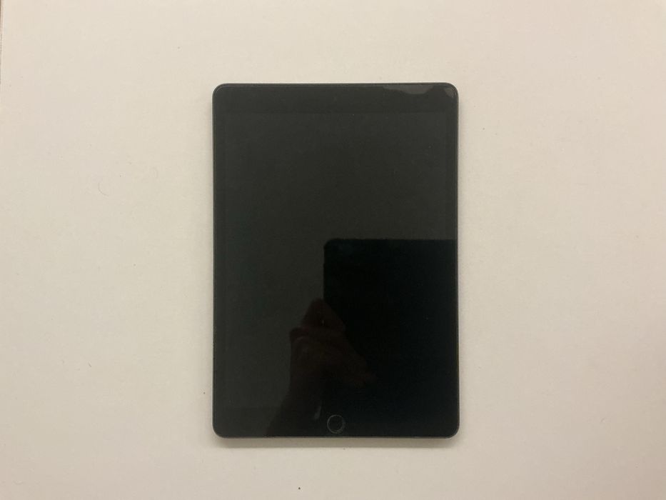 Apple iPad 2021 64GB + Capa e Proteção de ecrã