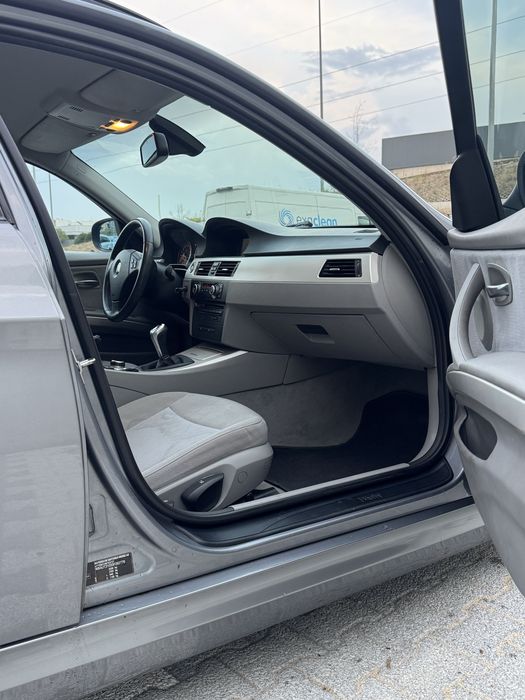 BMW 318d  ano 2012