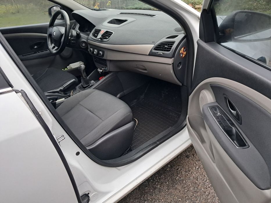 Продам рено меган.