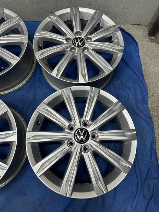 Felgi 17 volgswagen golf touran caddy 5x112 6.5j et52 os 57.1