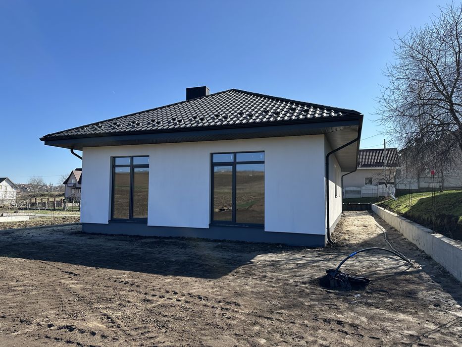 Продаж нового будинку в Обарові