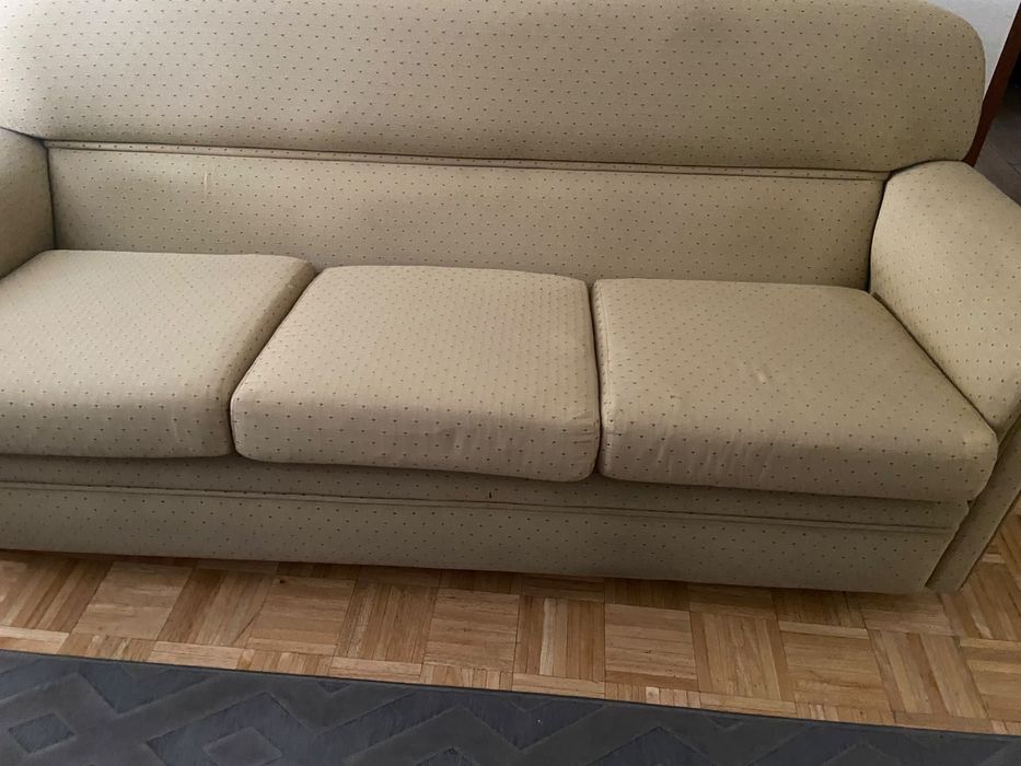 Sofá tecido castanho claro
