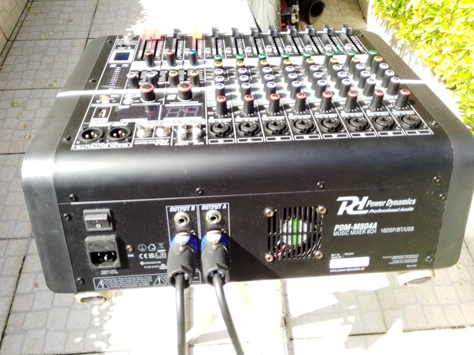 PA amplificado completo com 2 topos 2x12" + mesa amplificada.