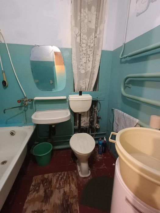 Продам 1 комнатную " Чешку" на 2/9 Космонавтов / 30-я школа