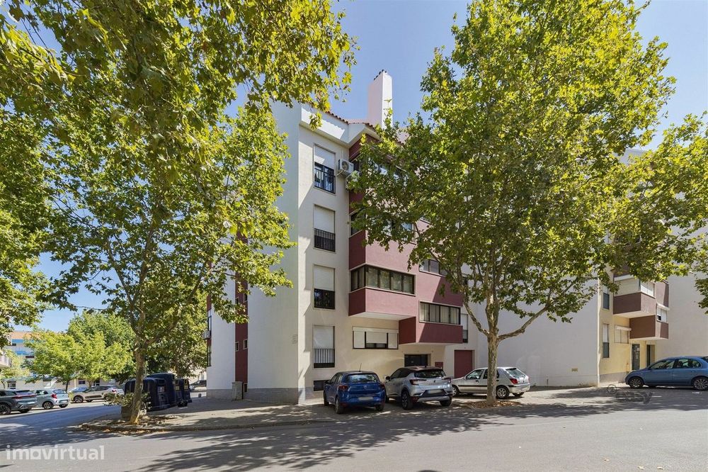 Apartamento T3 em 1º andar