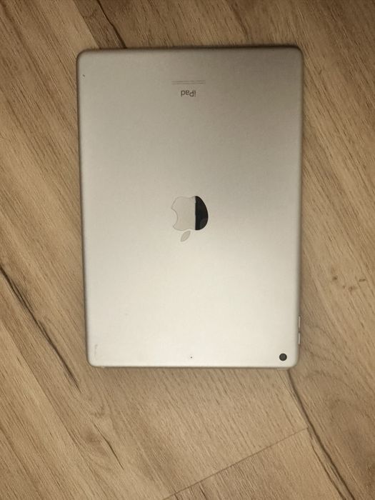 iPad 10.2 (2020)