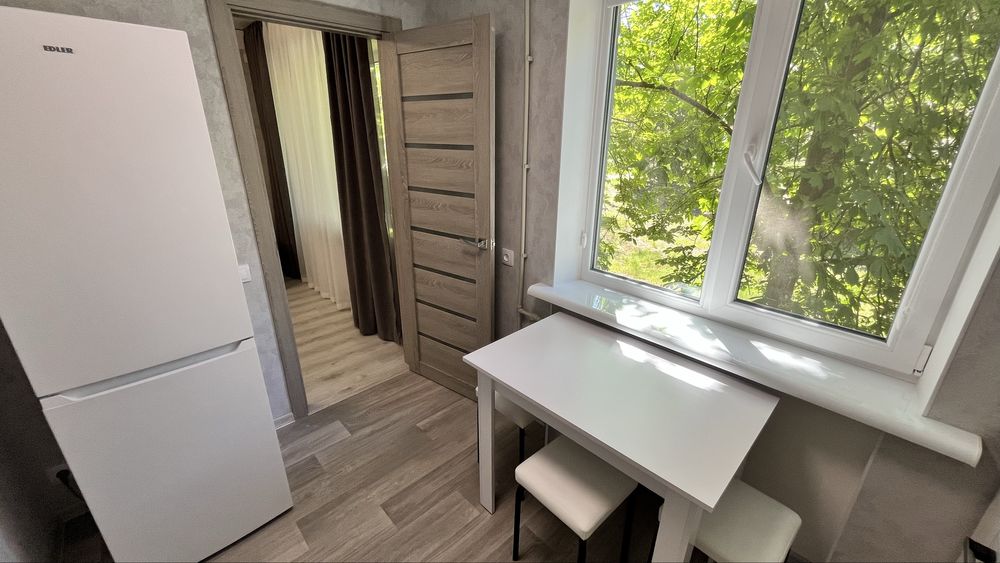 Подобово!Посуточно!Оренда!Затишна та чиста квартира!ЦЕНТР. 2-й ПОВЕРХ!