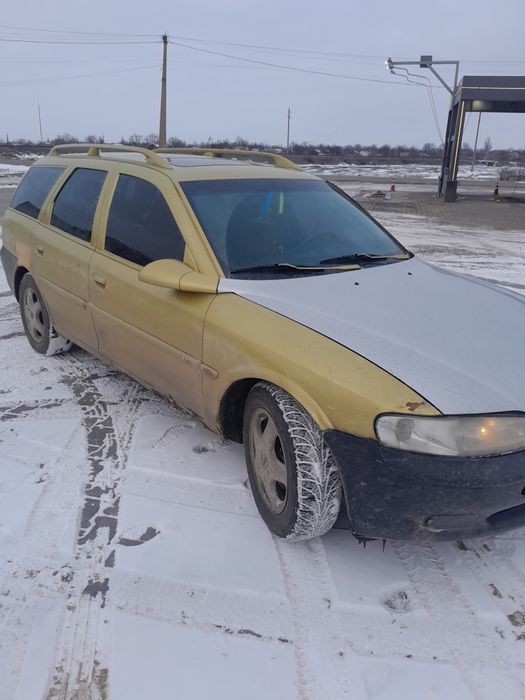 Продам опель вектра Б 1.8 бензин,ходова,двигун,коробка без нарікань