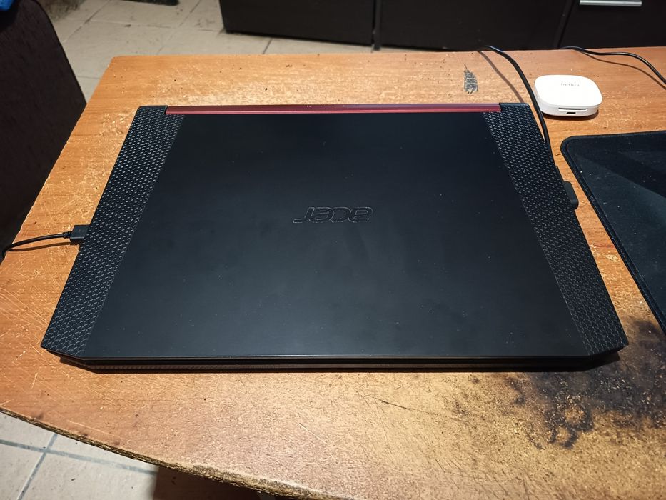 Acer nitro 5 i5 9G GEFORCE GTX 1050