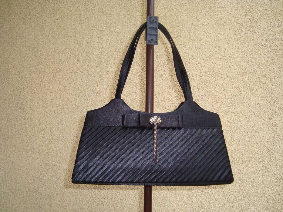 torebka mała  kolor czarny -nowa