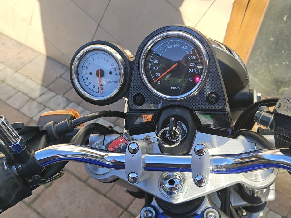 Продам мотоцикл Suzuki sv650 2002