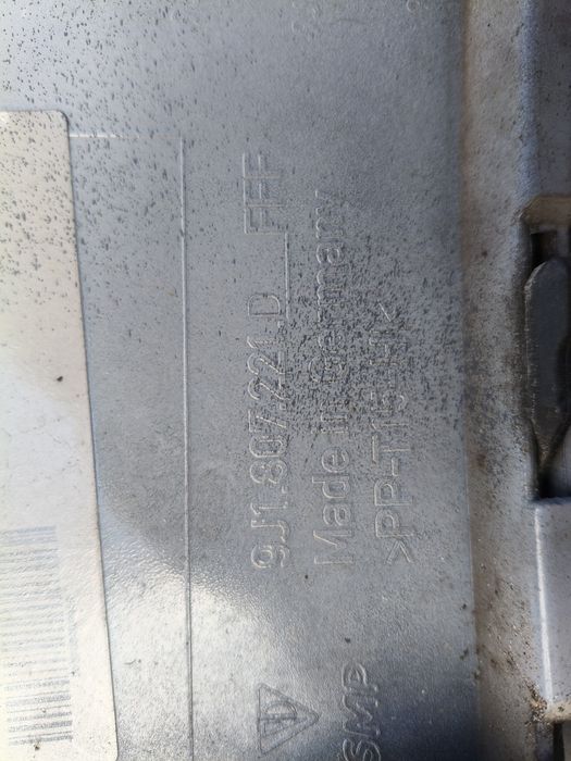 Zderzak przedni Porsche Taycan 9J1