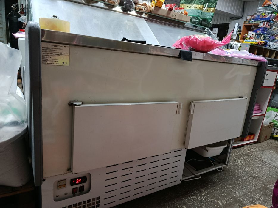 Продам холодильник витрину