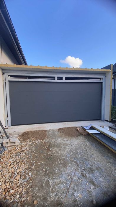 Bramy garażowe segmentowe, rolowane, uchylne