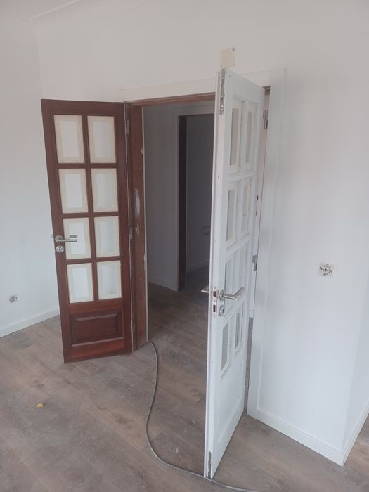 Pintor estucador carpintero profissional   muita experiência imediato