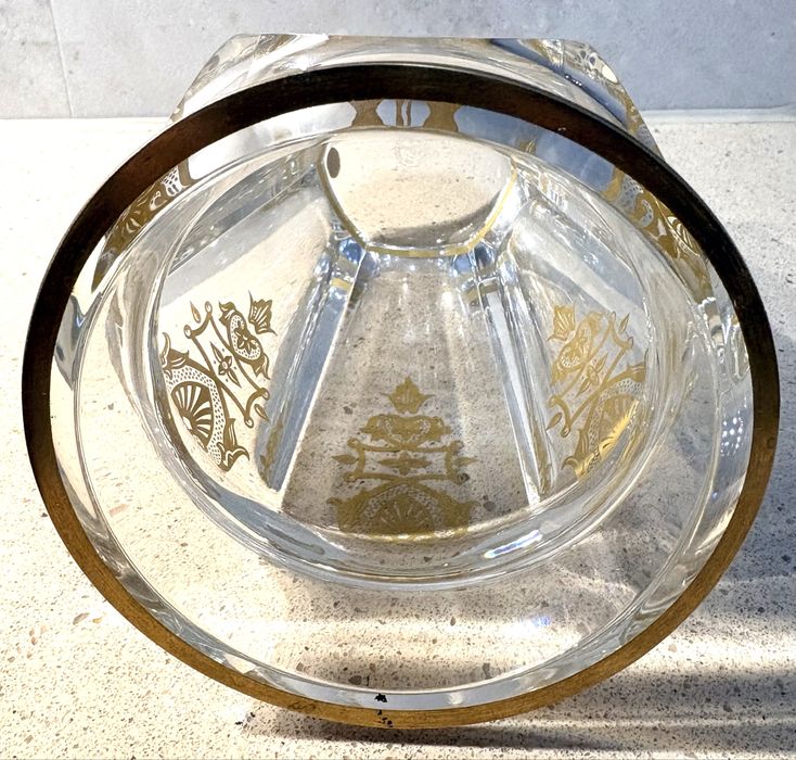 Magnífica Harcourt Empire jarra em Cristal Baccarat gravada e dourada