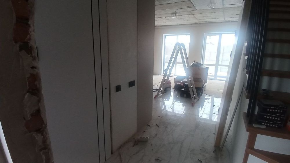 С Ремонтом и кухней новый таун 4спальни/+ студия